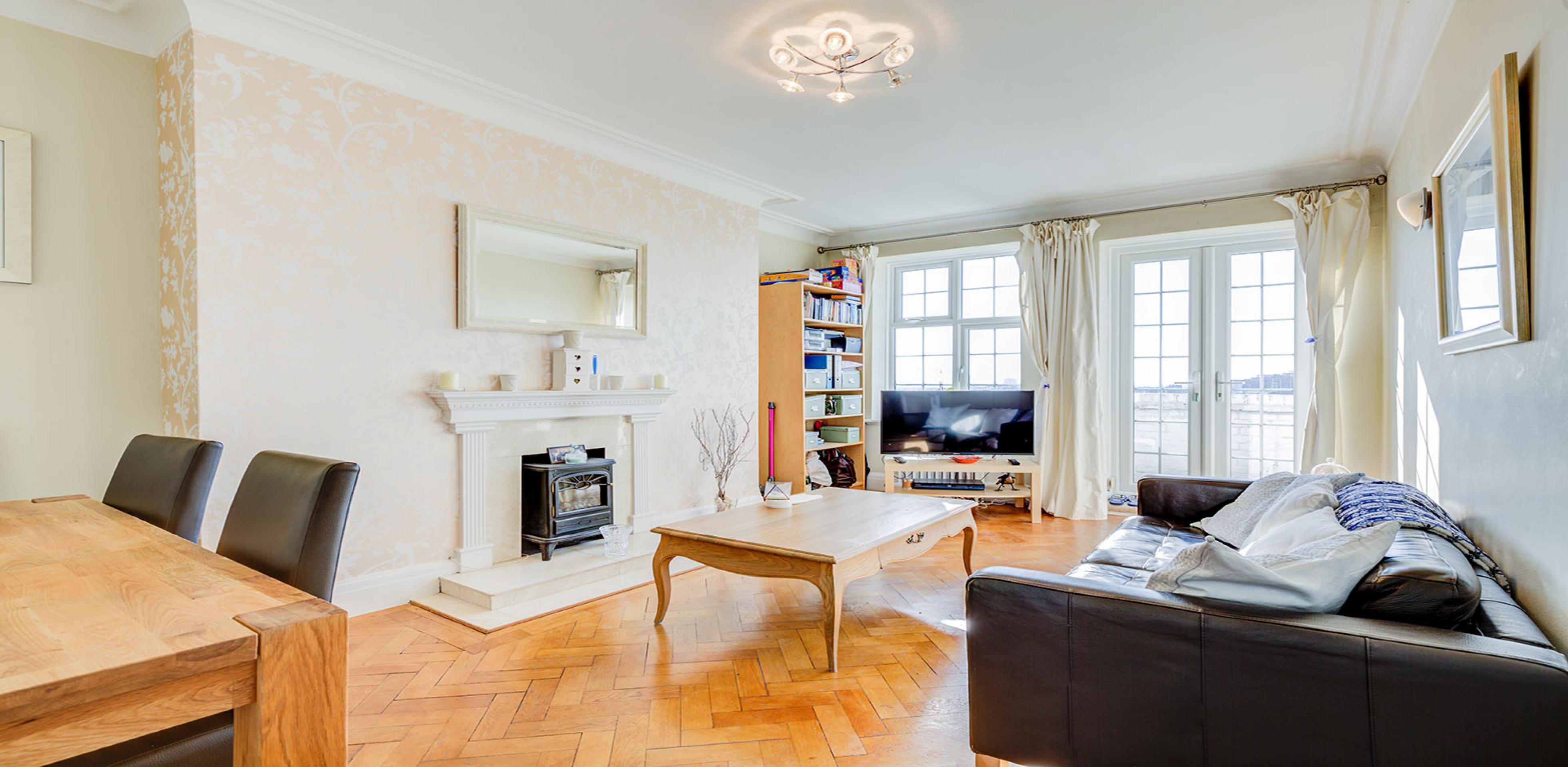 			2 Bedroom, 1 bath, 1 reception Flat			 Finchley Road, Finchley Road NW3